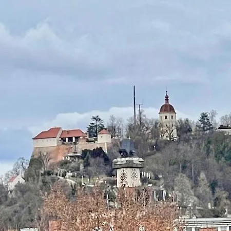 Stylisches Cityapartment Mit Schlossbergblick * Štýrský Hradec