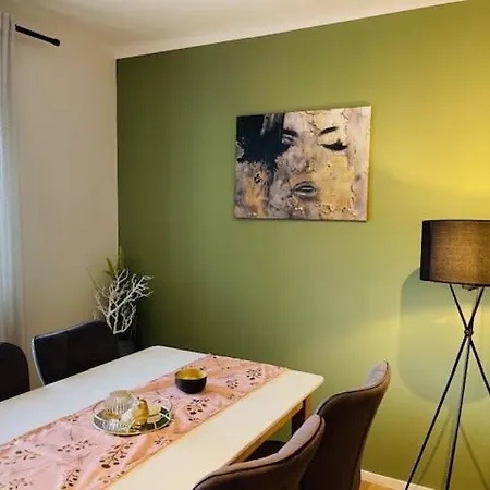 Stylisches Cityapartment Mit Schlossbergblick Graz