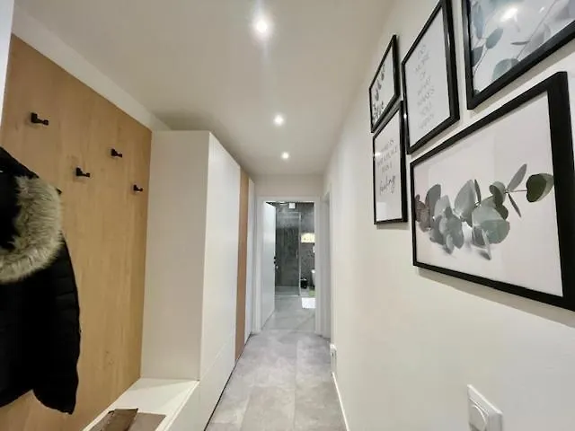 Stylisches Cityapartment Mit Schlossbergblick Appartamento *